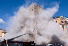 Incident în centrul Romei: turn medieval în renovare, blocuri de zid căzute, muncitori prinşi