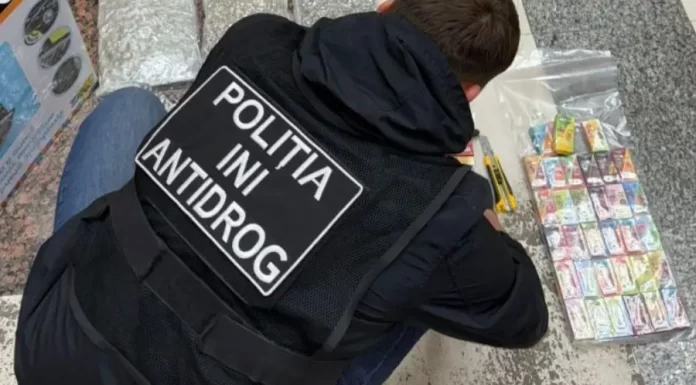 VIDEO// Depozit de droguri descoperit într-un apartament din Chișinău