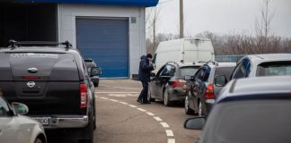 Un moldovean și un român au încercat să mituiască polițiștii de frontieră