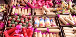 Vânzarea ilegală de petarde și artificii în Chișinău, surprinsă de o cameră ascunsă