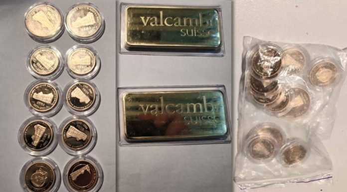 O femeie, prinsă pe Aeroportul Chișinău cu lingouri și monede din aur nedeclarate