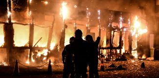 Incendiu la o fermă din Comrat: 800 de baloți de fân au ars, salvatorii au salvat cereale