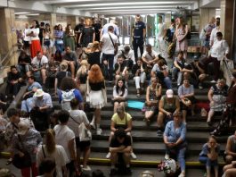 Washington presează pentru compromis, Kievul pune conditii clare: „Pământul nu se negociază”