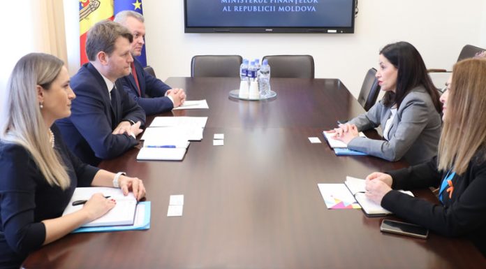 Bugetul 2025: Când finanțele ţării reflectă egalitatea — Ministerul Finanţelor și UN Women pun egalitatea de gen pe hârtie