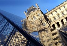 Tragedie culturală la Paris — circa 400 de opere antice distruse în inundația de la Muzeul Luvru