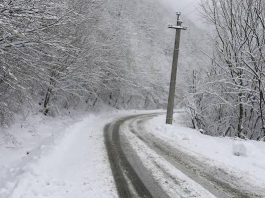 Ninsori abundente în Georgia: sute de familii fără curent electric și condiții dificile