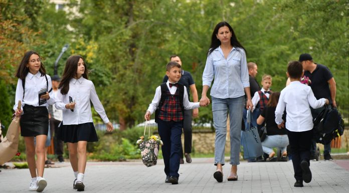 Ceban: Investim masiv în educație pentru copii, nu pentru birocrație