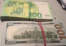 Nerezident prins la Aeroport cu mii de dolari și euro nedeclarați