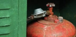 Butelia explodează la Sărăteni — omenește, sobrietate și pericol, un bărbat rănit