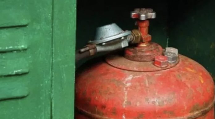 Butelia explodează la Sărăteni — omenește, sobrietate și pericol, un bărbat rănit