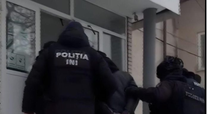 Patru persoane, bănuite de comiterea unei tâlhării, au fost reținute de ofițerii INI