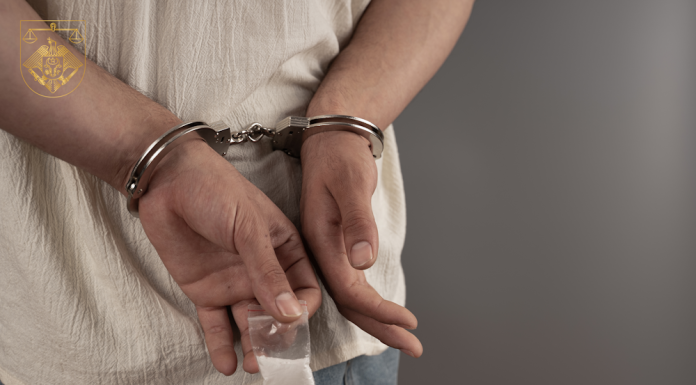 Captură de droguri și substanțe suspecte în Bardar: Percheziții de amploare la domiciliile a doi bărbați