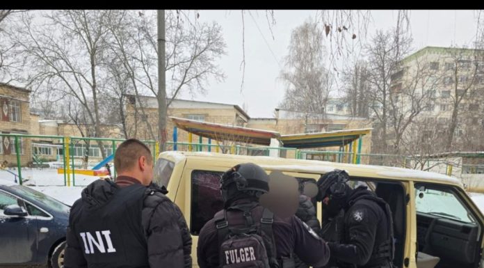 Șantaj timp de patru ani: un tânăr de 24 de ani, reținut la Chișinău