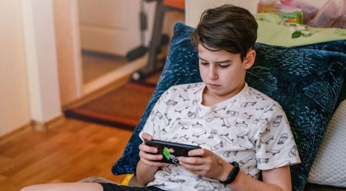 Copii recrutați pentru furturi de iPhone în Londra: poliția intensifică măsurile