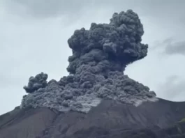 Vulcanul Kanlaon a erupt: coloană de cenușă de 2.000 de metri în Filipine