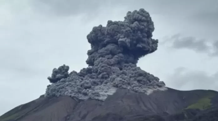 Vulcanul Kanlaon a erupt: coloană de cenușă de 2.000 de metri în Filipine