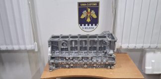 Autoturisme și autocare verificate de Serviciul Vamal: motoare, piese auto și aparate electronice ridicate pentru nedeclarare