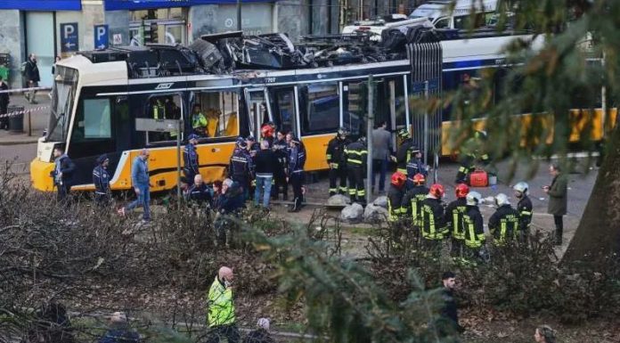 Accident grav în Italia: 39 de răniți după deraierea unui tramvai