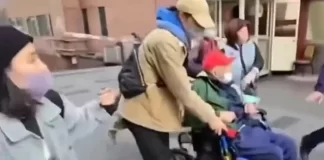 Milionar de 102 ani luat cu forța de rude după căsătoria cu îngrijitoarea sa