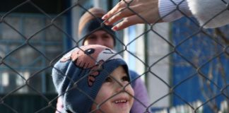 Tineri moldoveni aleargă un maraton extrem pe gheața unui lac din Norvegia pentru a sprijini copiii vulnerabili