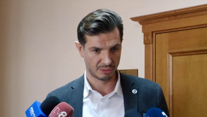 860d42dd712c4121d1e1a76365e11ea2