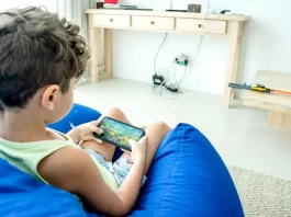 Australia introduce reguli stricte pentru accesul minorilor la conținut online
