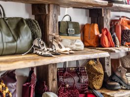 O tânără din Napoli și-a găsit gențile de lux furate într-un magazin vintage. Suspect este chiar iubitul ei