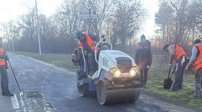 Continuă lucrările de întreținere a drumurilor în Capitală