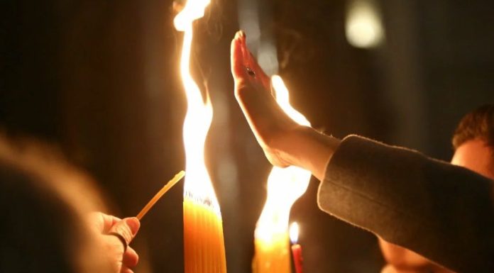 Lumina Sfântă ajunge în Republica Moldova pe cale terestră, în pofida restricțiilor de zbor