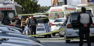 Polițiști răniți într-un atac lângă consulatul Israelului, atacatorii neutralizați