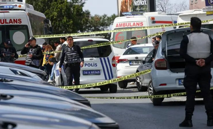 Polițiști răniți într-un atac lângă consulatul Israelului, atacatorii neutralizați