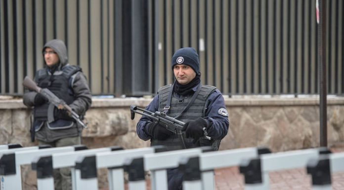 Atac armat lângă consulatul Israelului din Istanbul. Trei persoane au murit