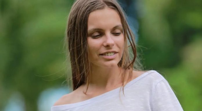 Scandal diplomatic: Ucraina îi retrage titlul „consulului onorific” după apariția unor fotografii erotice