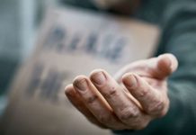 Amenzi de peste 110.000 de lei pentru cerșetorie prin simularea dizabilităților, în creștere în 2026