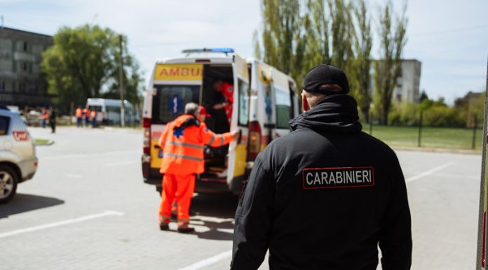 Femeie transportată la spital după ce i s-a făcut rău la Consulatul României din Cahul