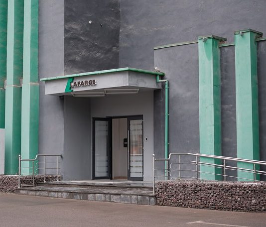 Scandal internațional: Lafarge sancționată pentru finanțarea terorismului în Siria