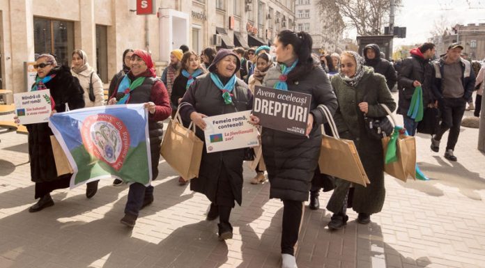 Femeile rome ies în stradă pe 8 aprilie pentru drepturi și incluziune