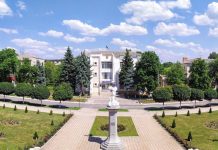 Fălești: Primăria compensează din bugetul local majorarea tarifului la transportul public