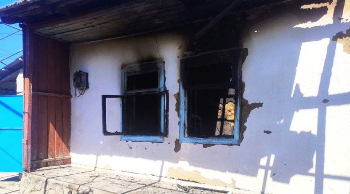 Incendiu în Ialoveni: proprietarul a fost rănit ușor, focul ar fi pornit de la o țigară