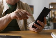 Escrocherii de milioane prin telefon: un bărbat din Chișinău a pierdut 2,1 milioane de lei într-o schemă complexă de fraudă