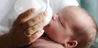 Nestlé și Danone, vizate de acuzații privind gestionarea retragerii unor formule de lapte praf contaminate