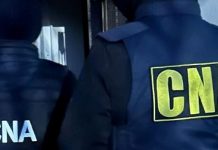 Opt persoane, inclusiv funcționari publici, vizate într-un dosar de corupție investigat de CNA