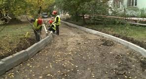 Pavajul nou instalat din capitală începe să se degradeze, susține un consilier municipal