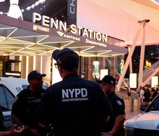 Atac cu cuțitul în plină aglomerație la New York: cinci persoane au fost rănite