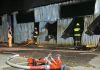 Foc violent pe strada Mihail Sadoveanu: depozit cu materiale pentru mobilier, mistuit de incendiu