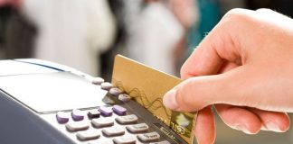 Parlamentul a votat un proiect care obligă furnizorii de servicii de plată să informeze transparent clienții despre taxe