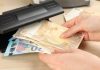 Femeie amendată cu 95.000 de lei la Chișinău după ce a ascuns 20.000 de euro la vamă