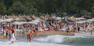 Un turist a murit înecat în stațiunea Mamaia după un stop cardio-respirator