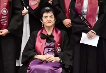 La 90 de ani, cea mai vârstnică studentă din România a absolvit Teologia la UBB Cluj-Napoca