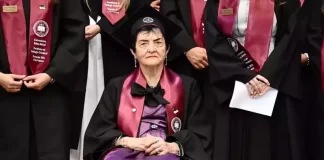 La 90 de ani, cea mai vârstnică studentă din România a absolvit Teologia la UBB Cluj-Napoca